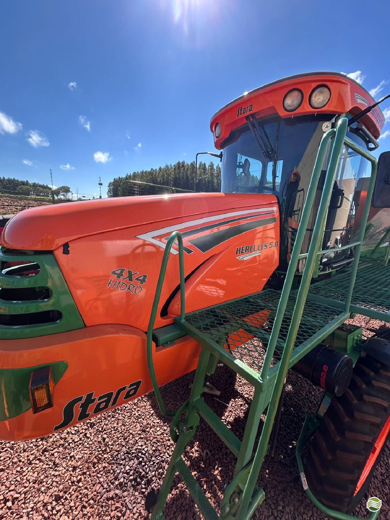 DISTRIBUIDOR AUTOPROPELIDO STARA HERCULES 5.0 Tração 4x4 Inovagro - Stara PALOTINA PARANÁ PR